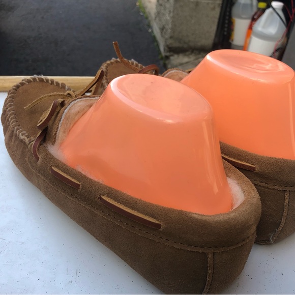 Minnetonka 3311 Women's Chestnut Tan Suede Leather Moccasin Slippers Size 9 - Picture 6 of 10